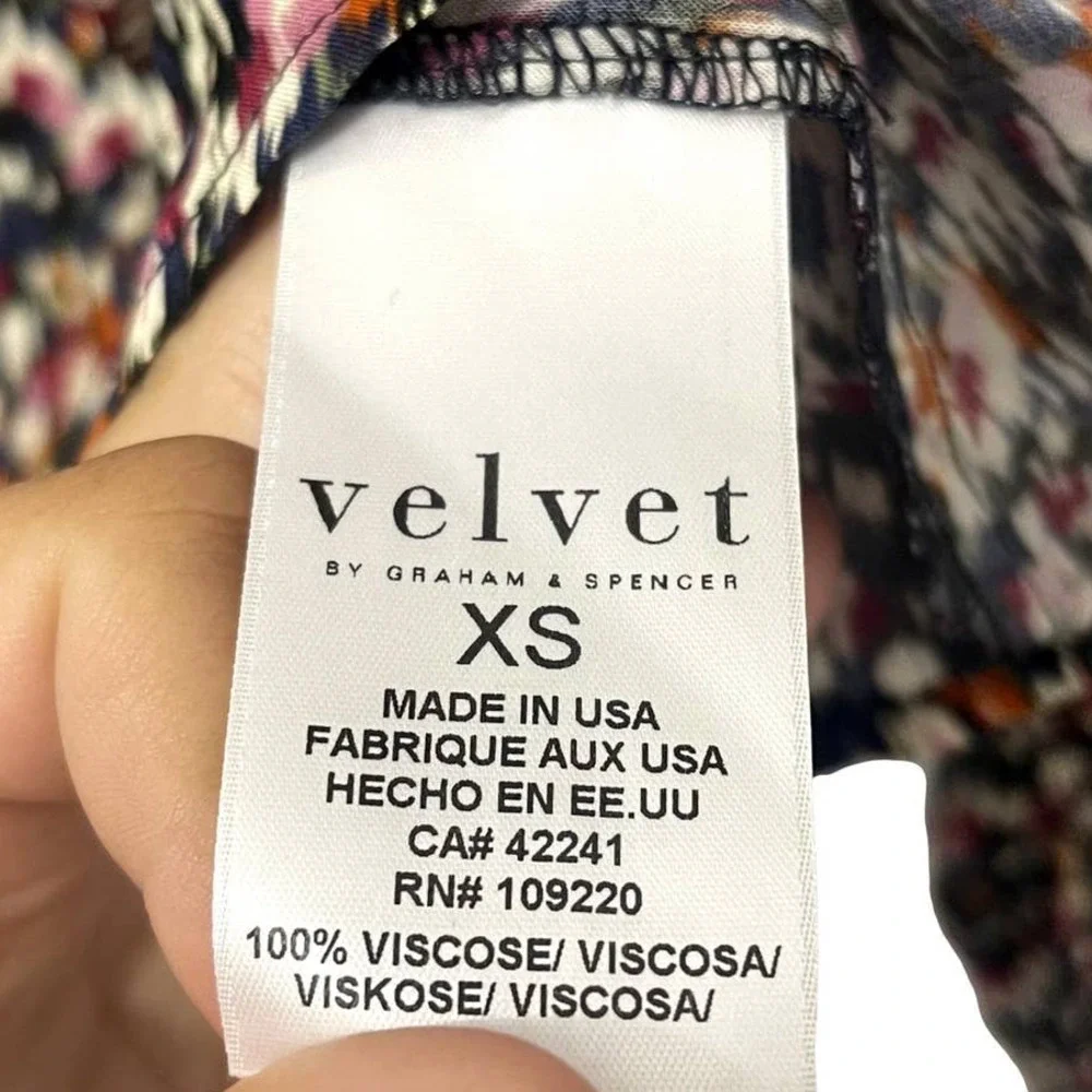 Velvet By Graham & Spencer Abstract Print Ruffle Neck Silky Viscose Blouse XS - Picture 4 of 5